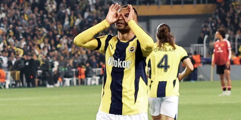 Fenerbahçe, Avrupa Ligi’nde Manchester United’la berabere kaldı: Namağlup yola devam