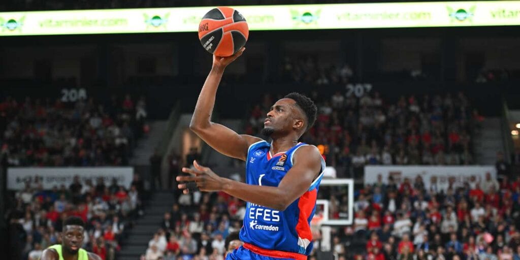 Anadolu Efes, Euroleague’de  Barcelona’ya mağlup oldu