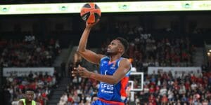 Anadolu Efes, Euroleague’de  Barcelona’ya mağlup oldu