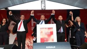 CHP Genel Başkanı Özgür Özel, Kırıkkale’yi ziyaret etti: “Borcumuzu iktidar olduğumuzda ödeyeceğiz”