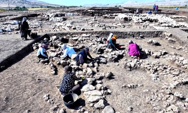 ÇOMÜ, 12 bin yıllık Çayönü kazılarına öncülük ediyor