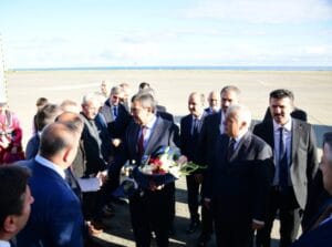Milli Eğitim Bakanı Yusuf TEKİN Trabzon Hava alanında Trabzon Spor’un Borda-Mavi formasıyla karşılandı