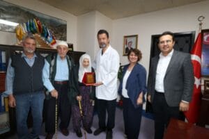 Amasya’da asırlık çınardan anlamlı bağış