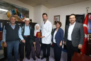 Amasya’da asırlık çınardan anlamlı bağış