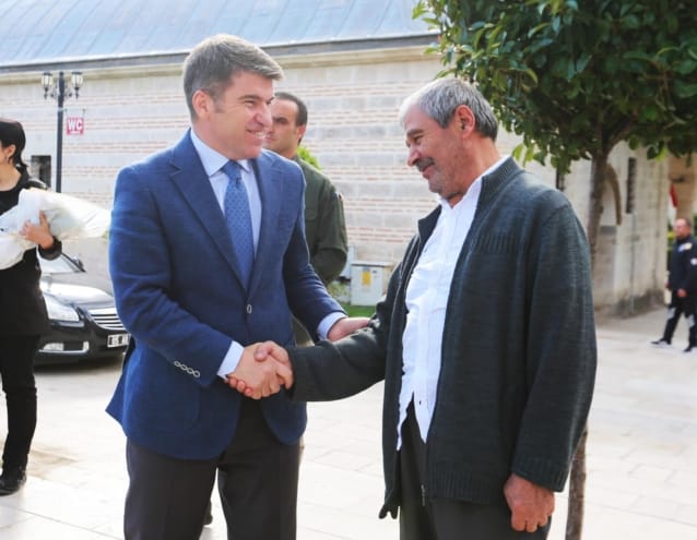 Vali Önder Bakan, esnafları ziyaret etti
