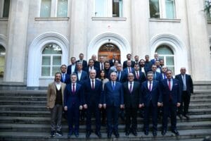 Trabzon Valisi Aziz Yıldırım, beraberindeki heyetle birlikte Türkiye’nin Tiflis Büyükelçisi Ali Kağan Orbay’ı ziyaret etti