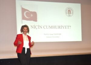 Amasya’da “Niçin Cumhuriyet” konulu konferans düzenlendi