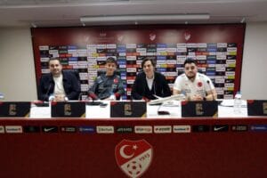 Maça saatler kala işte muhtemel 11’ler