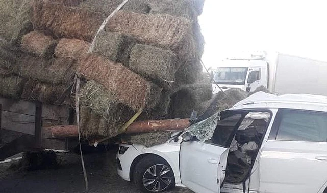 Ardahan’da traktör ile otomobil çarpıştı