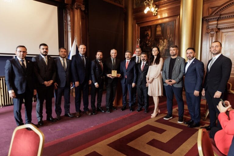 Türk-İskoç İş ve Ticaret Kongresi İskoçya Parlamentosu’nda düzenlendi