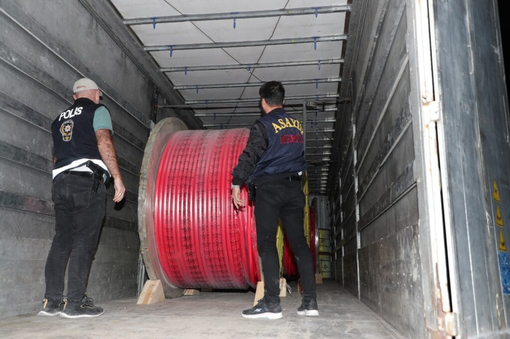 Polis Mersin’de dolandırıcıları yakaladı!