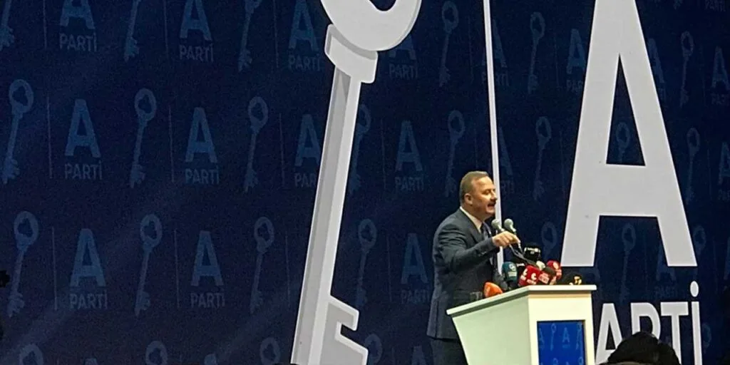 Siyaset başladığı gibi bitirenlerin er meydanıdır
