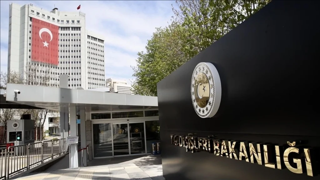 Lübnan’da tahliyeler devam ediyor: Türkler için uçak kalkacak