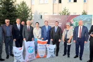 Kars’ta bin 711 çiftçiye 25 ton ekmeklik buğday tohumu dağıtıldı