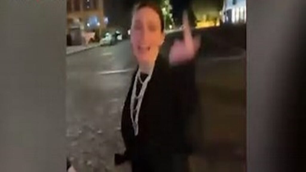 Diyarbakır’da bir kadın yorgun merminin hedefi oldu