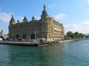 Boğazın Birleştirici Gücü: Gar-Kültür Sanat Projesi