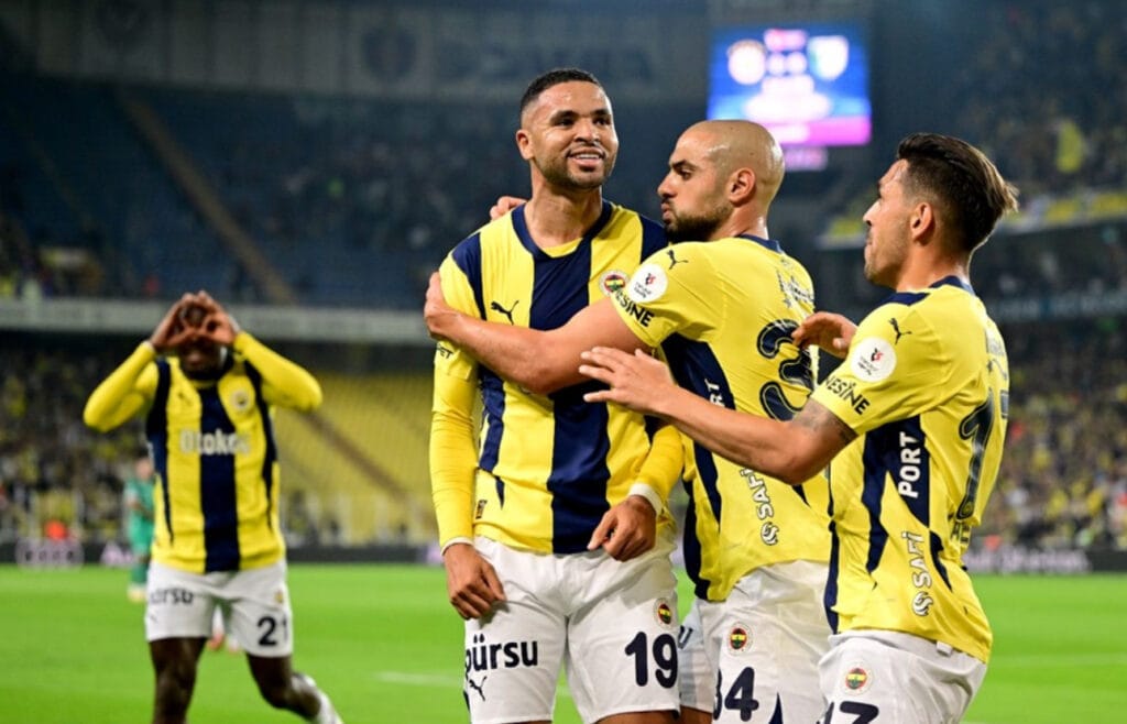 Fenerbahçe’nin zirve takibi sürüyor