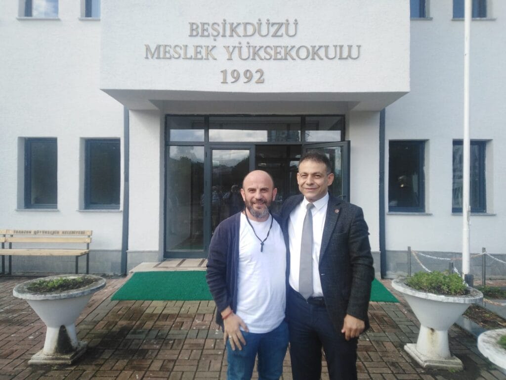 Mezun öğrenci okulunu unutmadı