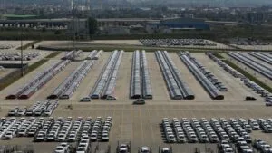 Otomotiv sektöründe üretim azalırken, eski araçlar çevre sorunu yaratıyor