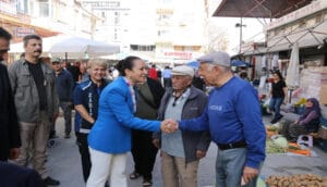 Vali Bilgihan salı pazarını ziyaret etti