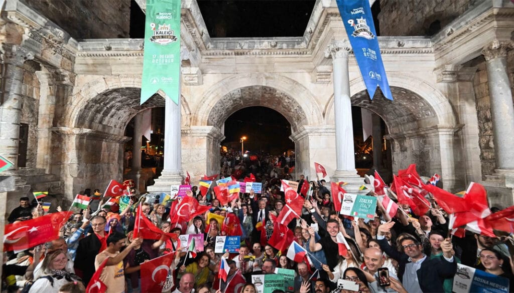 Muratpaşa’da büyük kortej
