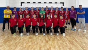Kepez Belediyespor hentbol takımından play-off iddiası