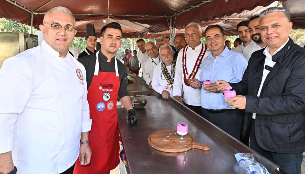 Ümit Uysal memleketi Gazipaşa’da