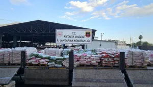 Antalya’da şimdi de sahte gübre ele geçirildi