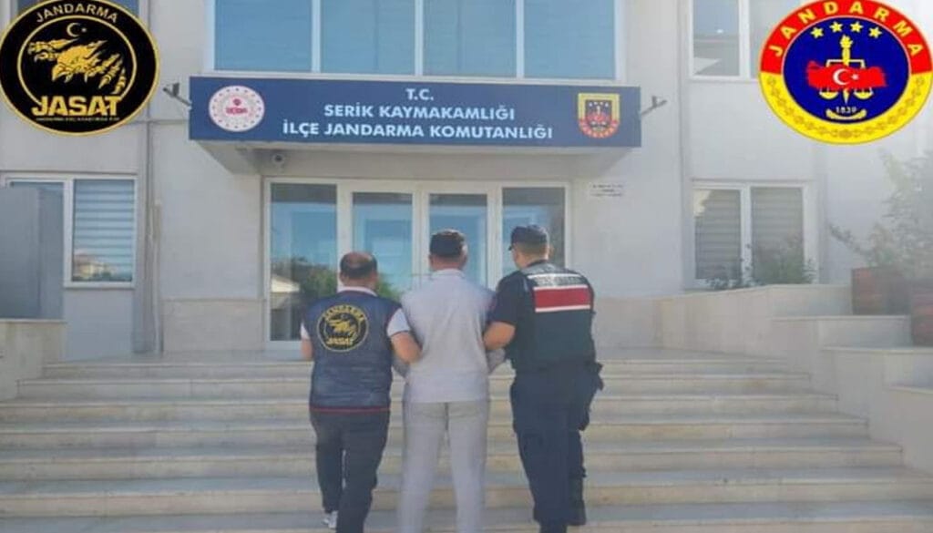 Antalya’da jandarma 215 aranan şahsı yakaladı