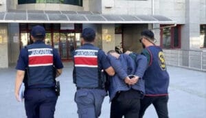 Antalya’da ambulansa yol vermeyen sürücü: Görmedim