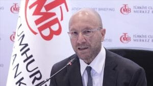 Sıkı para politikası enflasyon düşene kadar sürecek