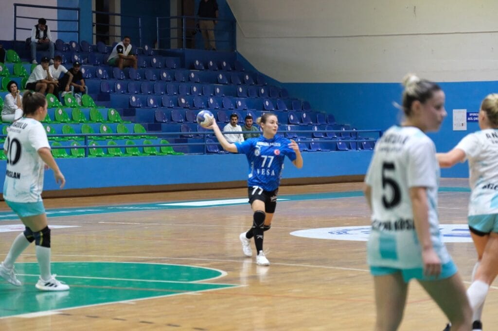 Denizin Kızları liderliği bırakmıyor!