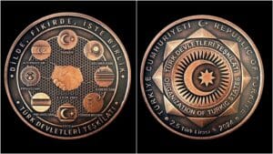 Erdoğan, TDT Devlet Başkanları Zirvesi’nde liderlere özel hatıra parayı liderlere hediye etti