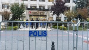 Mardin, Batman ve Halfeti Belediyelerine kayyum atandı