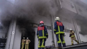 Avcılar’da sünger imalathanesinde yangın