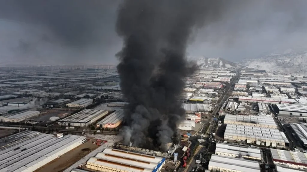 Kayseri OSB’de mobilya fabrikasında yangın