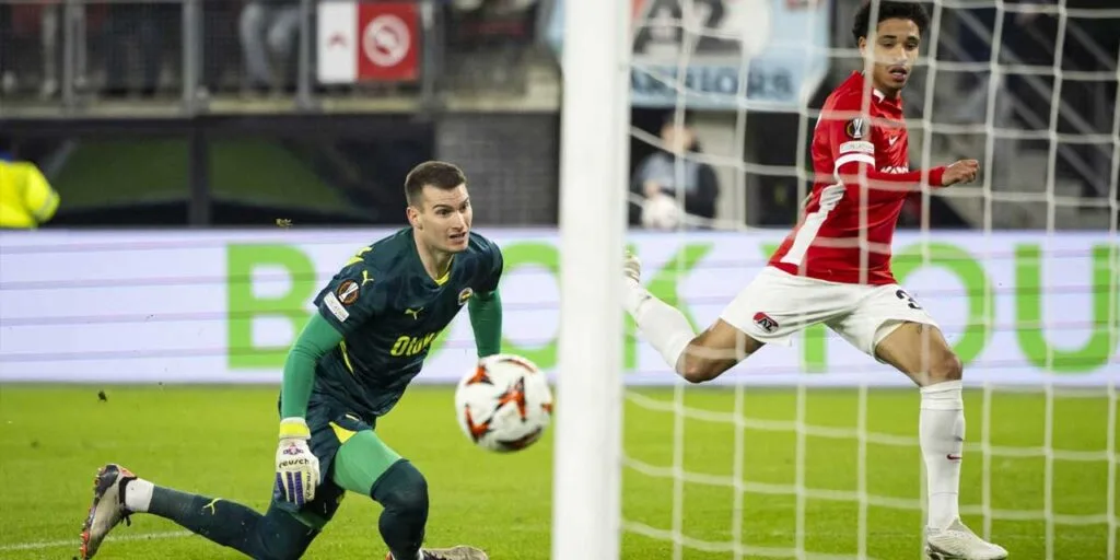 UEFA Avrupa Liginde ilk mağlubiyet