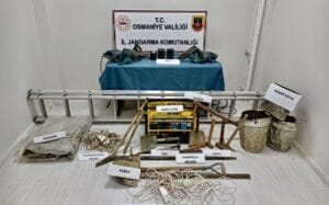 Osmaniye’de Kazı Yapan Şüpheliler Suçüstü Yakalandı