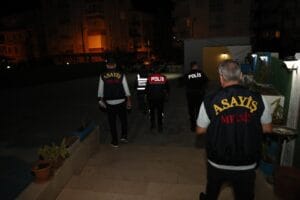 Mersin’de konaklama tesisine operasyon: Aranan şahıs yakalandı