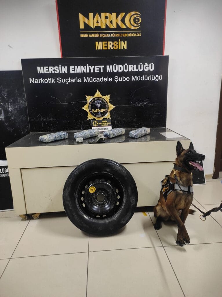 Stepneye gizlenmiş metamfetamin ele geçirildi: 2 kişi tutuklandı