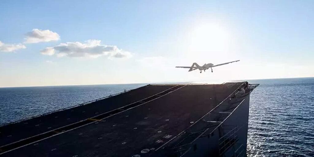 Bayraktar TB3, TCG Anadolu’dan ilk kalkış ve inişle dünya havacılık tarihine geçti