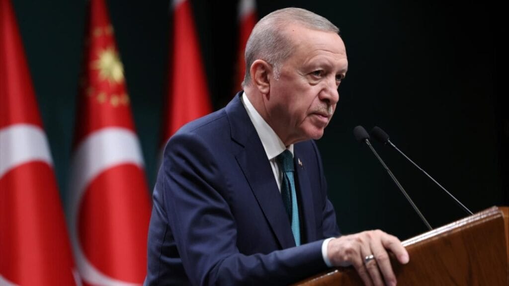 “Seçilmiş olmak, kimseye terörle kol kola yürüme hakkı vermez”