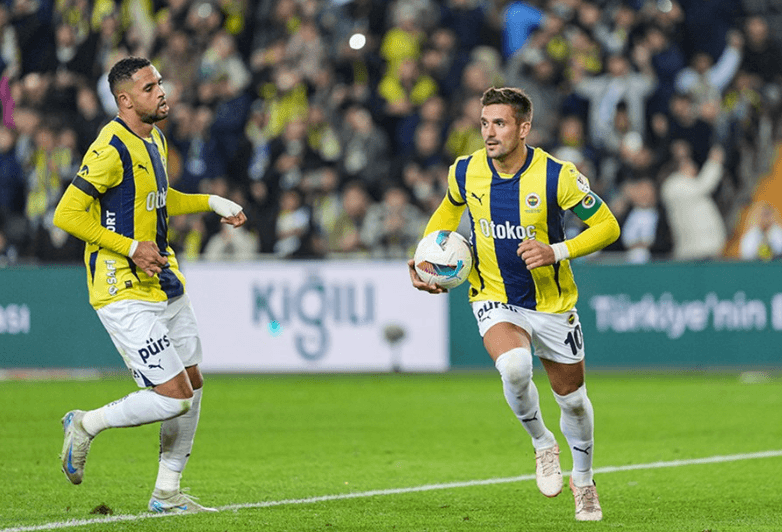 Fenerbahçe, Sivasspor engelini zorlanmadan aştı