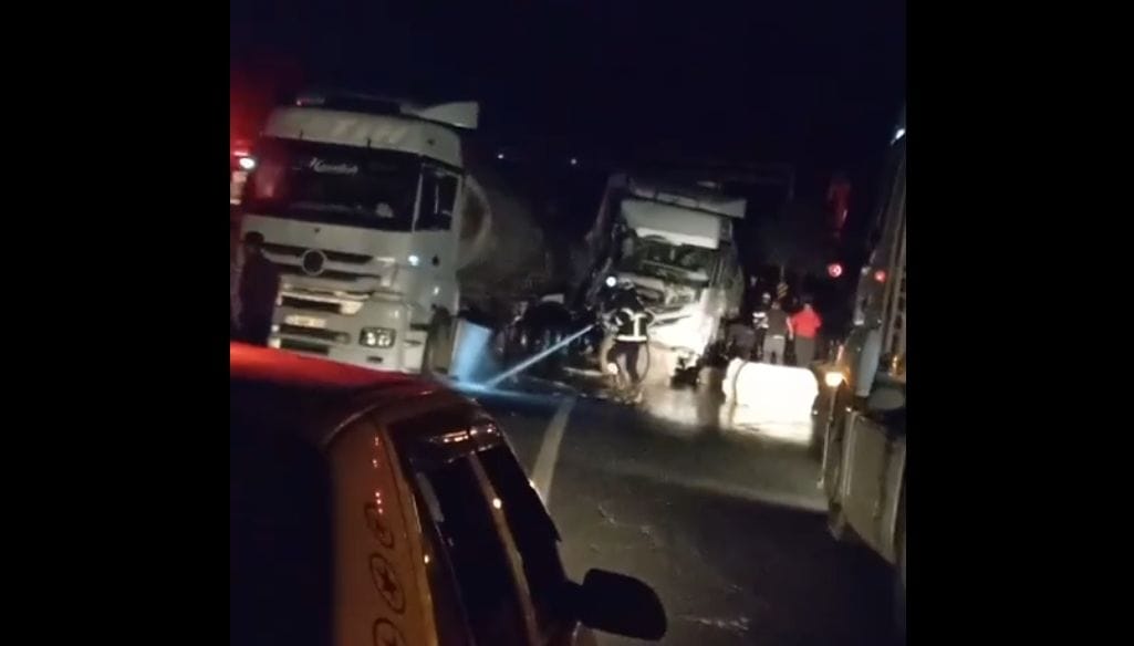 Şanlıurfa Suruç “Ölüm yolu”nda iki TIR çarpıştı