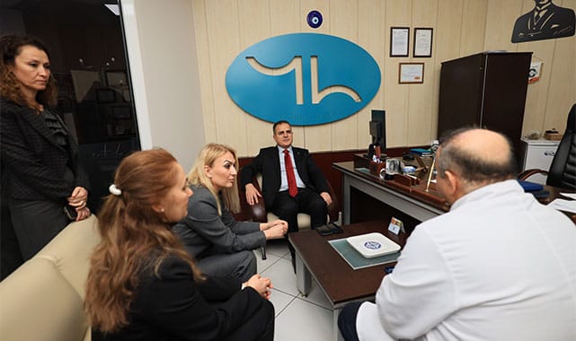 Vali Akbıyık, Ferdi Tayfur’u hastanede ziyaret etti!