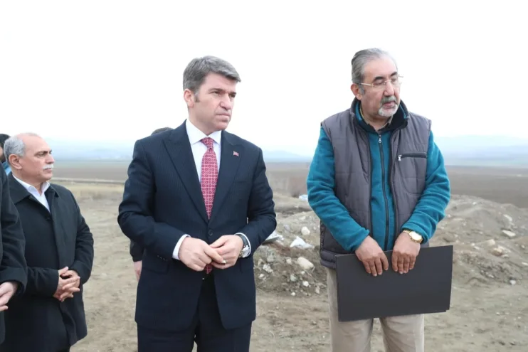Amasya Valisi Önder Bakan, Oluz Höyük kazı alanını inceledi