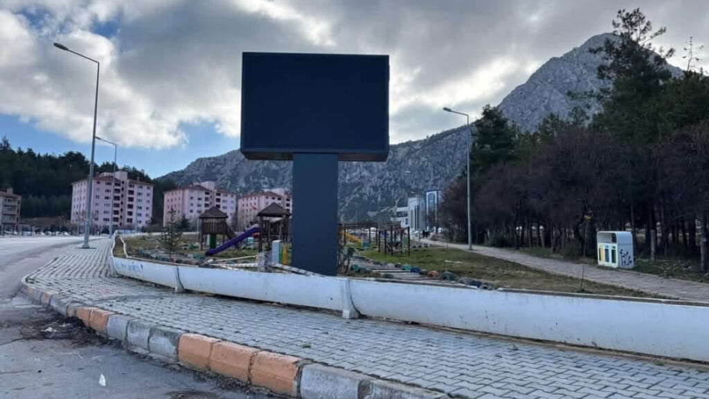Eğirdir’de 5 yeni dijital billboard hizmete sunuldu