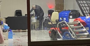 Antalya Serik’teki kavgada başından şişeyle vuruldu!