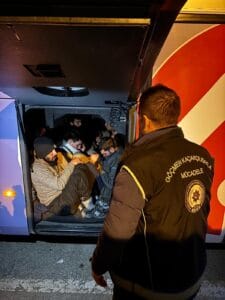 Amasya’da göçmen kaçakçılığı operasyonu: 9 kişi yakalandı