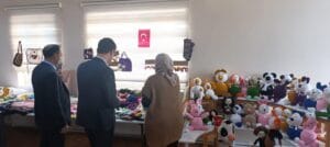 Kars’ta ADEM Kursiyerlerinin el emeği göz nuru sergilendi – Birlik Haber Ajansı